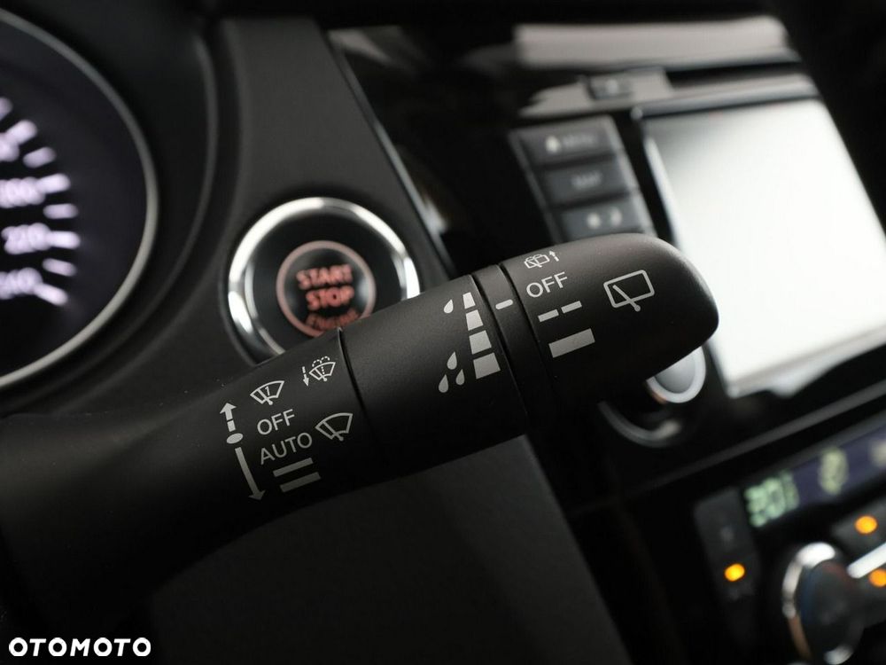Nissan Qashqai 1.3 DIG-T N-Connecta - 32