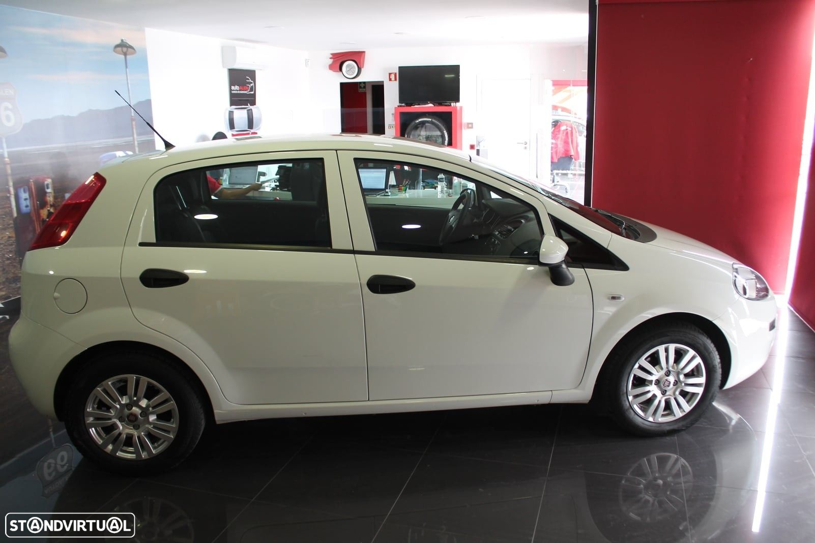 Fiat Punto 1.3 M-Jet Lounge S&S - 4