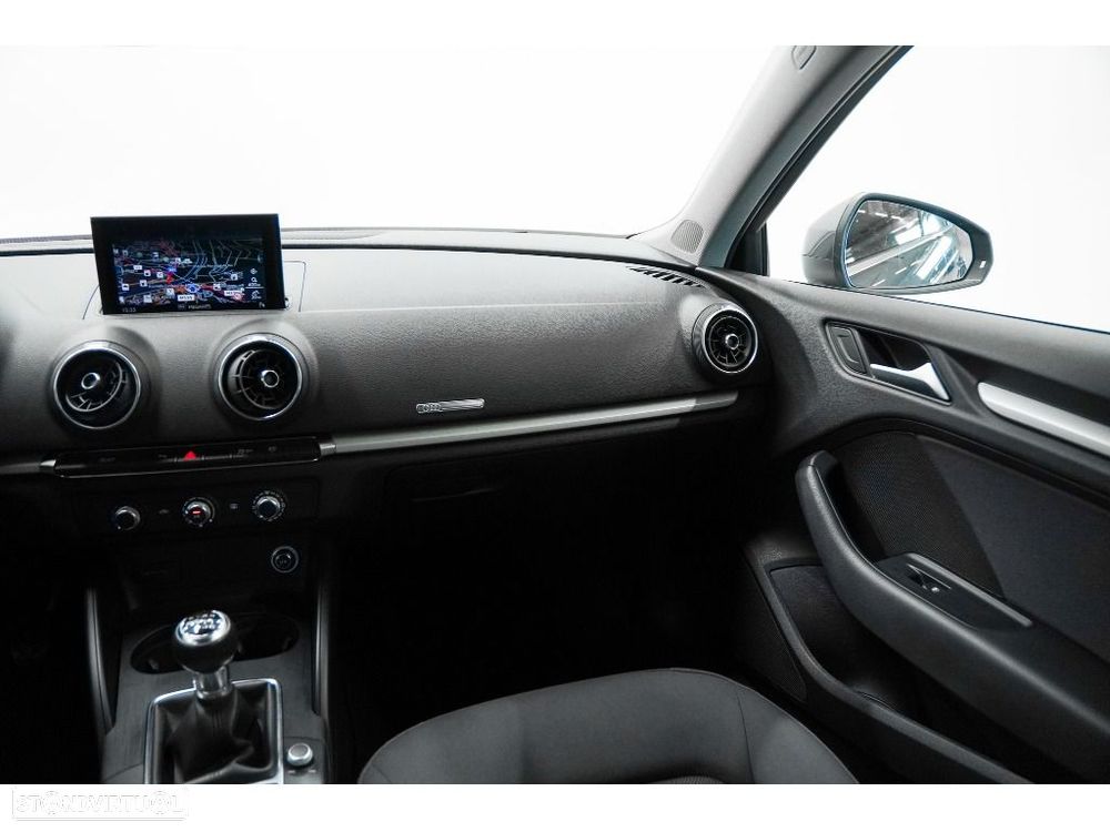 Audi A3 Sportback 30 TFSI - 19