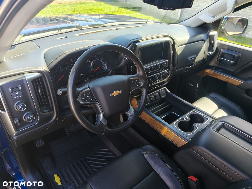 Chevrolet Silverado - 33