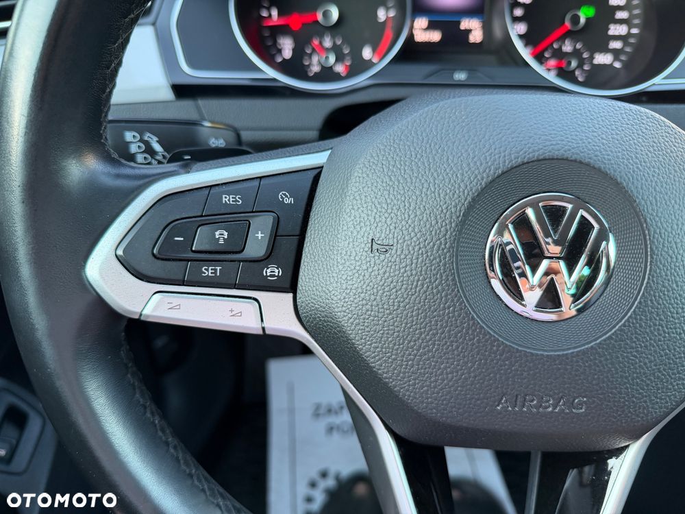 Volkswagen Passat 2.0 TDI SCR DSG Business - 24