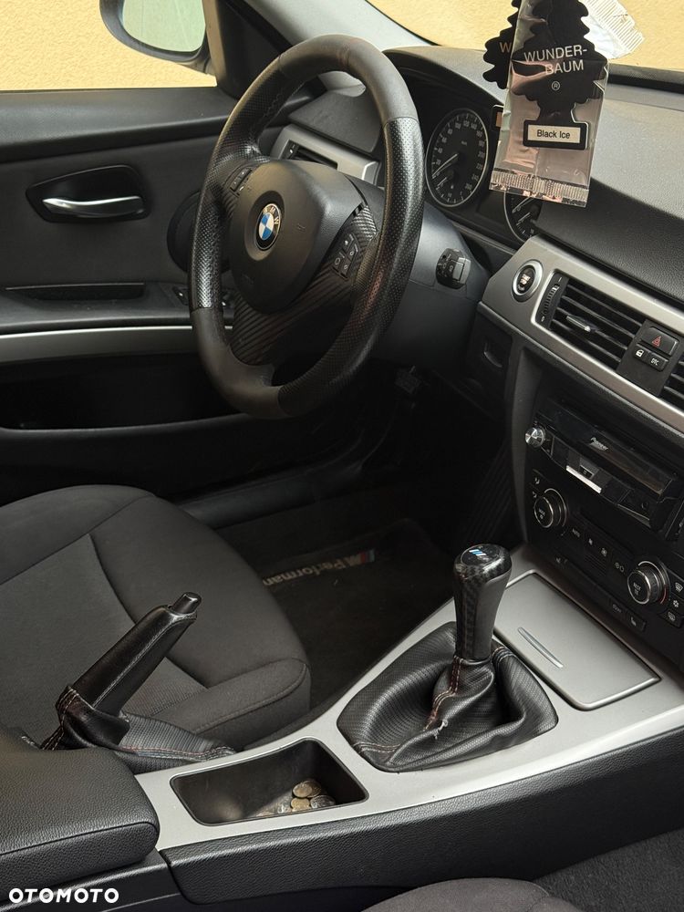 BMW Seria 3 320i - 3