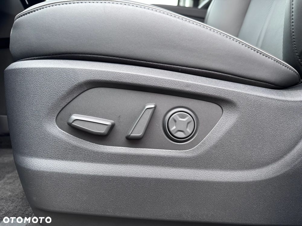 Hyundai Staria 1.6 T-GDI HEV Luxury - 13