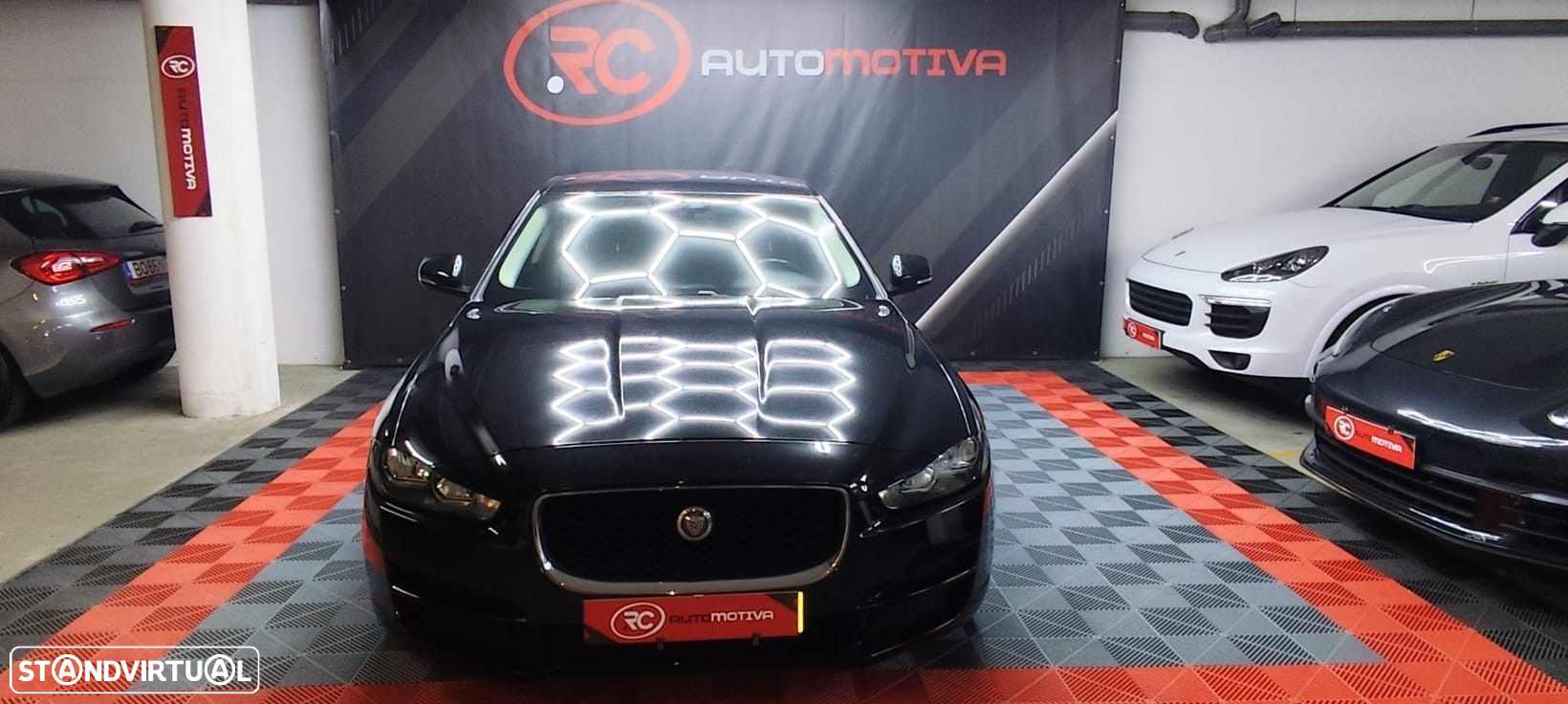 Jaguar XE 2.0 D Prestige - 2