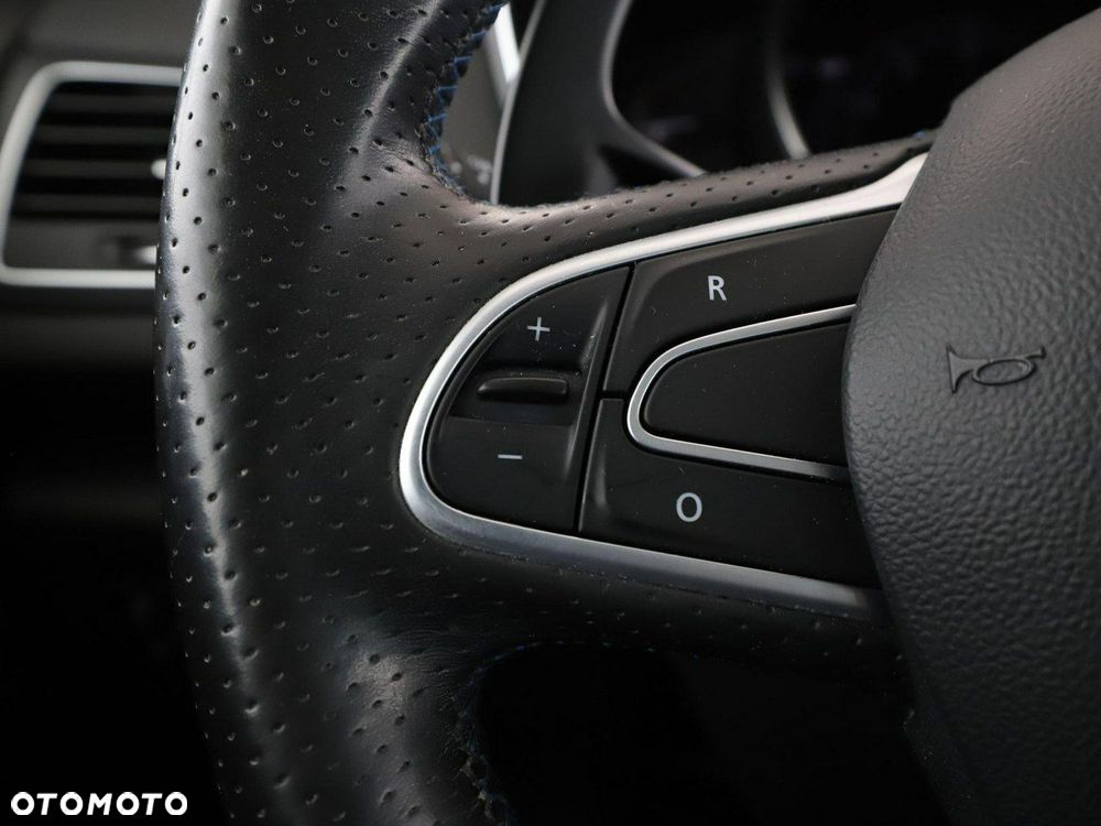 Renault Megane ENERGY TCe 205 EDC GT - 35