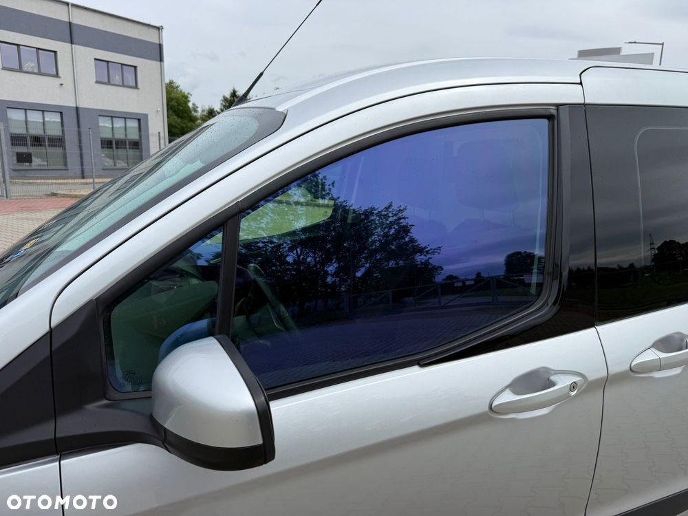 Ford TRANSIT COURIER - 29