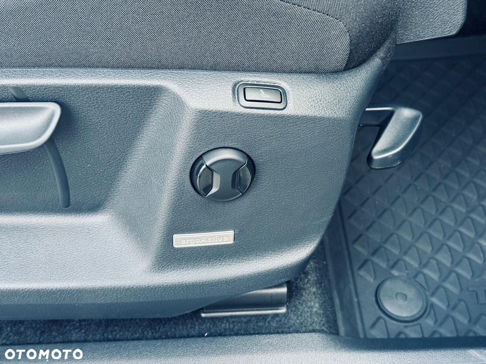 Volkswagen Touran - 23