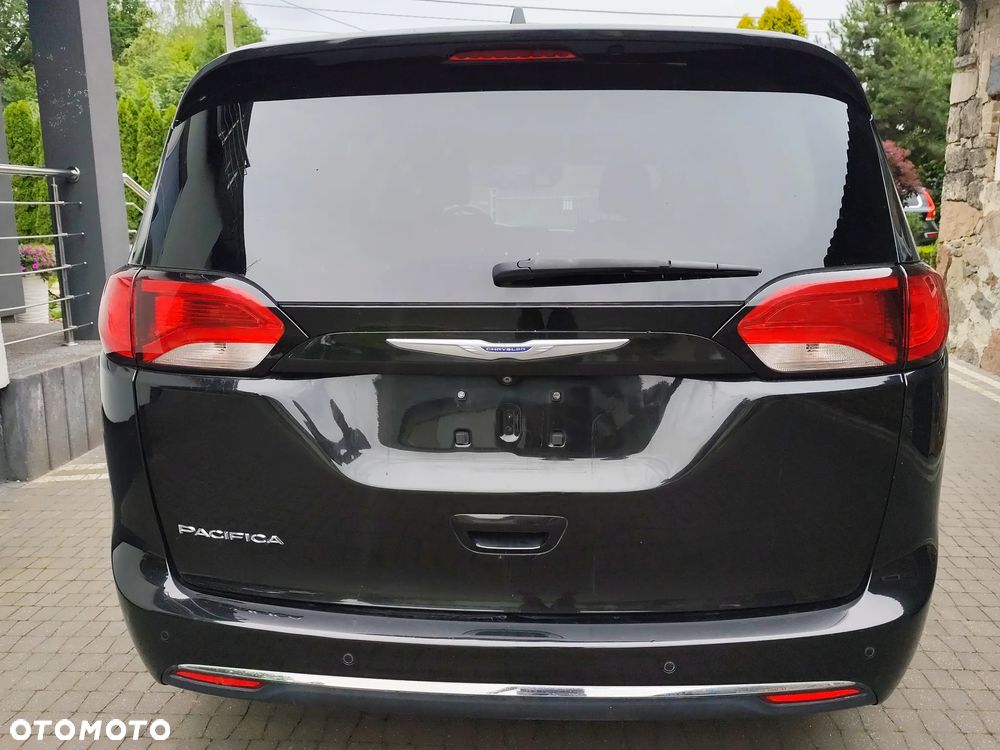 Chrysler Pacifica - 3