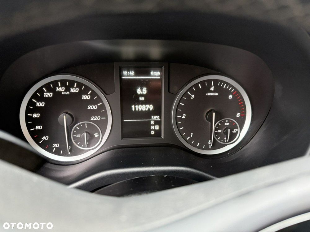 Mercedes-Benz Vito - 22