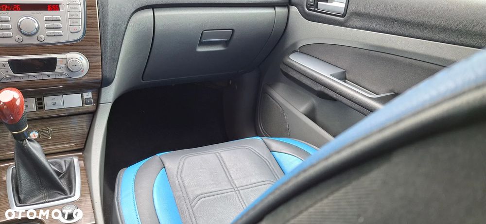 Ford Focus 1.6 Ghia - 15
