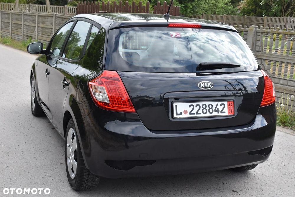Kia Ceed - 7