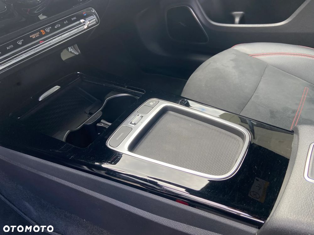 Mercedes-Benz CLA 200 AMG Line 7G-DCT - 14