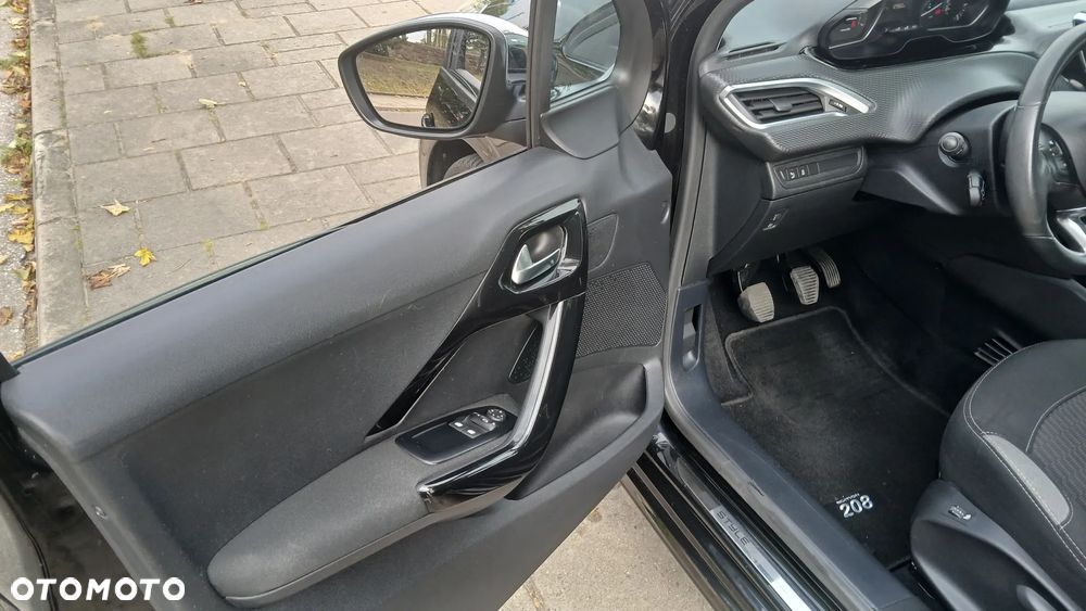 Peugeot 208 1.2 PureTech Style - 12