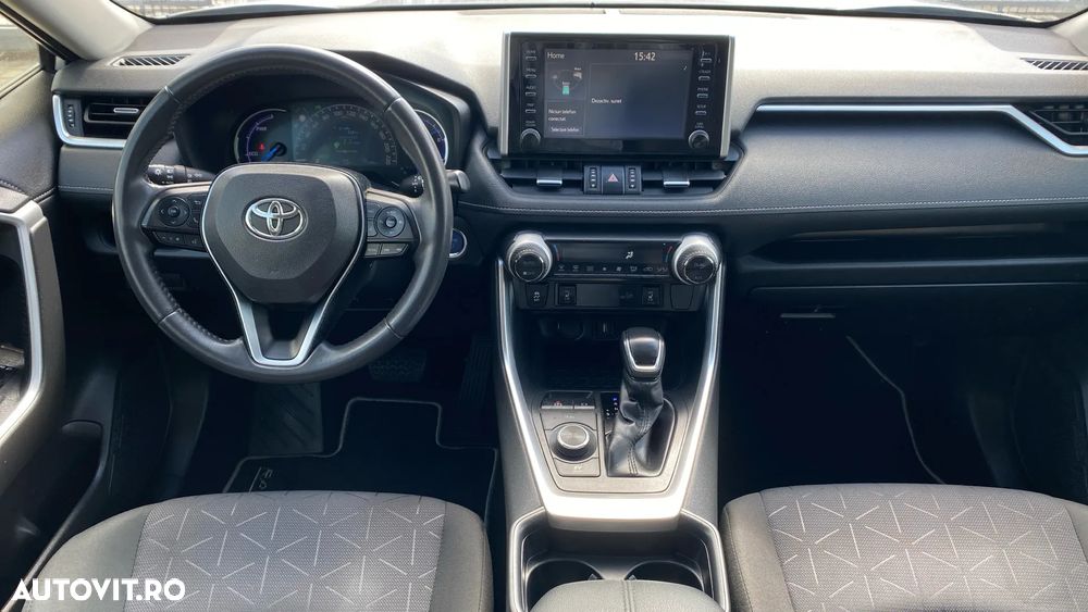 Toyota RAV4 - 8
