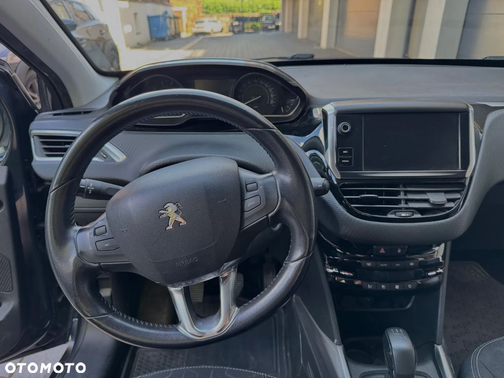 Peugeot 2008 1.2 Pure Tech Style - 9