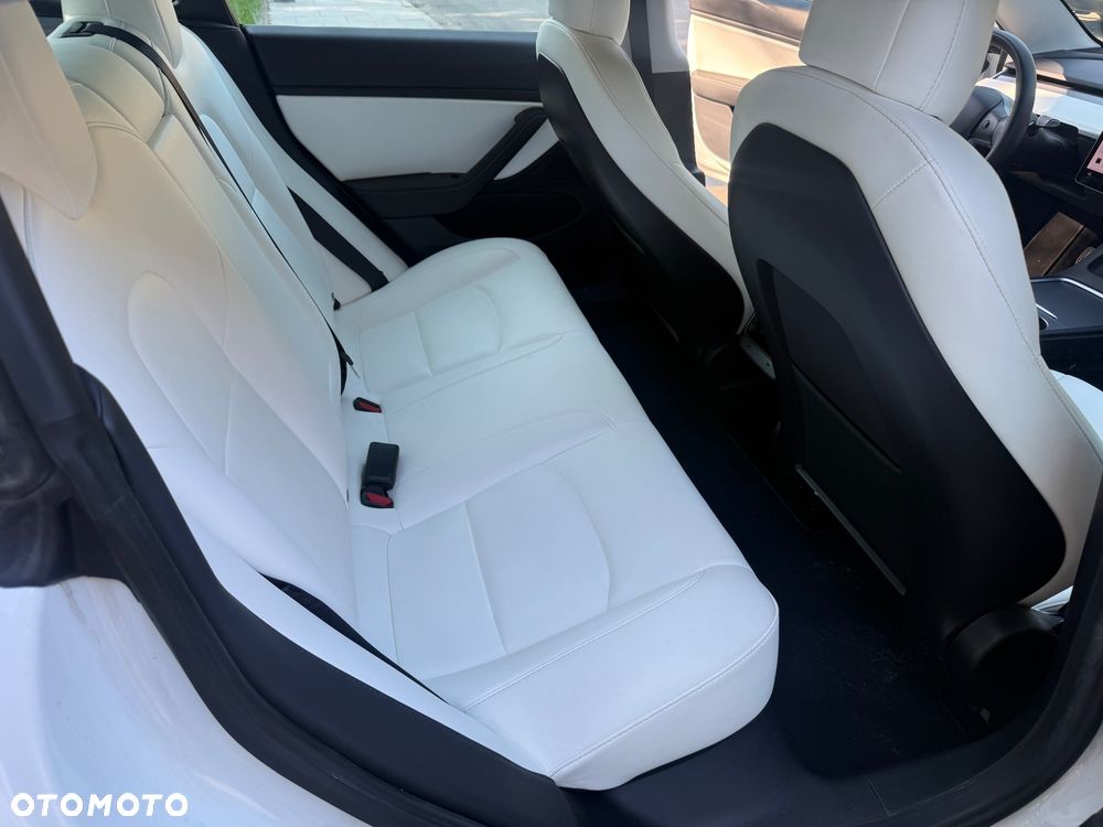 Tesla Model 3 - 18