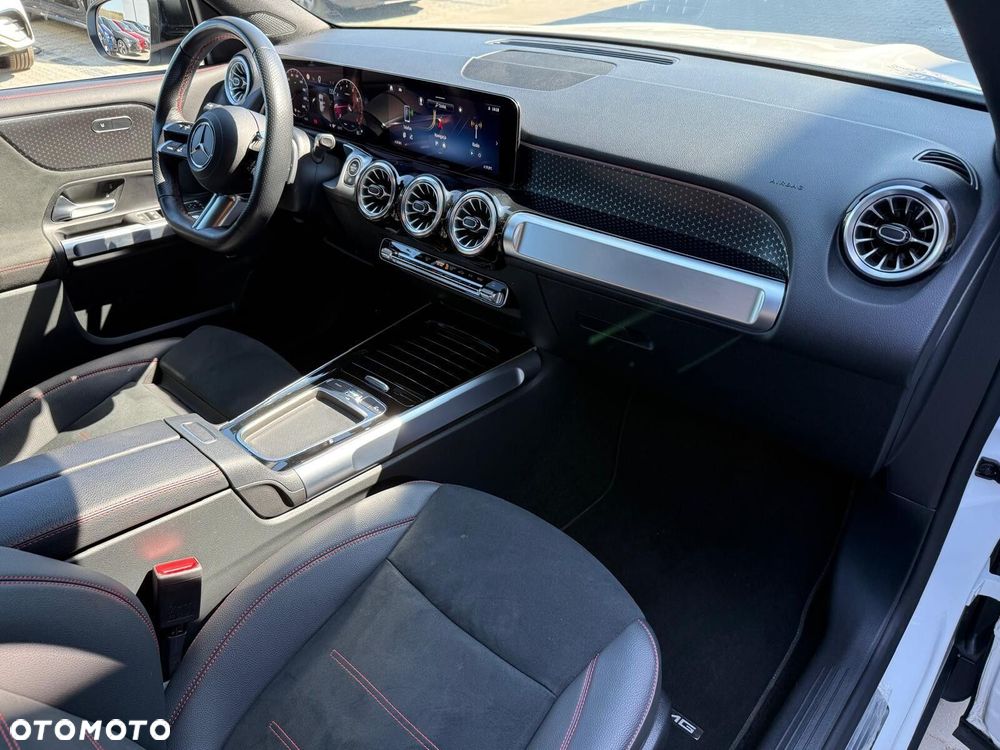 Mercedes-Benz GLB 200 AMG Line 7G-DCT - 12