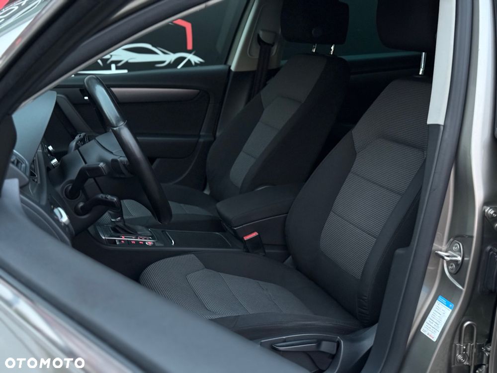 Volkswagen Passat - 27