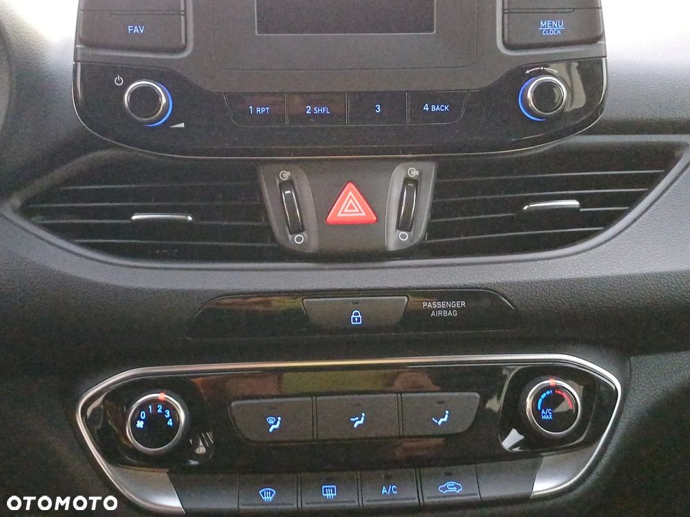 Hyundai i30 1.5 DPI Classic + - 20