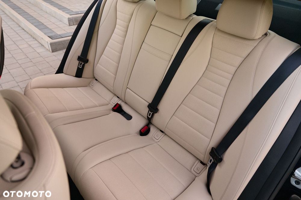 Mercedes-Benz Klasa E 220 d 9G-TRONIC - 20