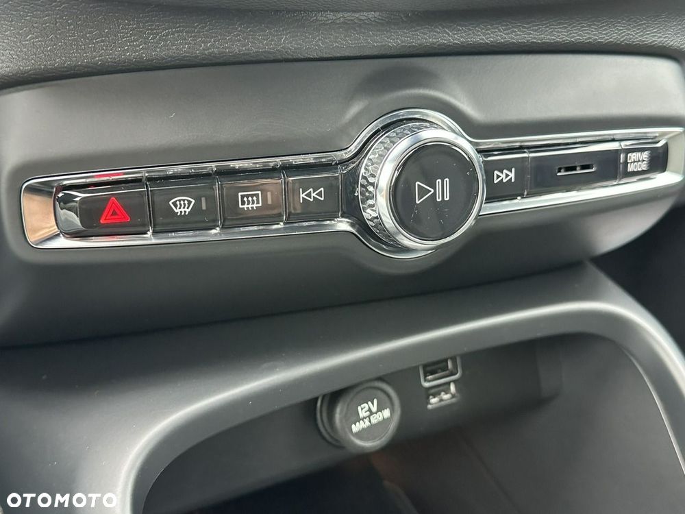 Volvo XC 40 - 26