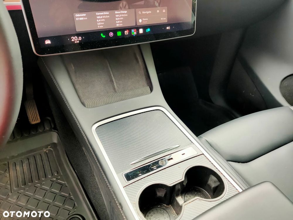 Tesla Model Y Performance AWD - 2