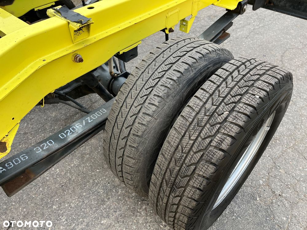 Mercedes-Benz Sprinter - 9