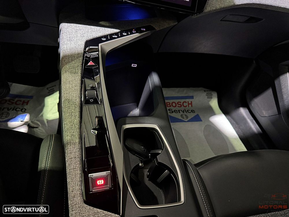 Peugeot 3008 1.2 Hybrid Allure Pack e-DCS6 - 28