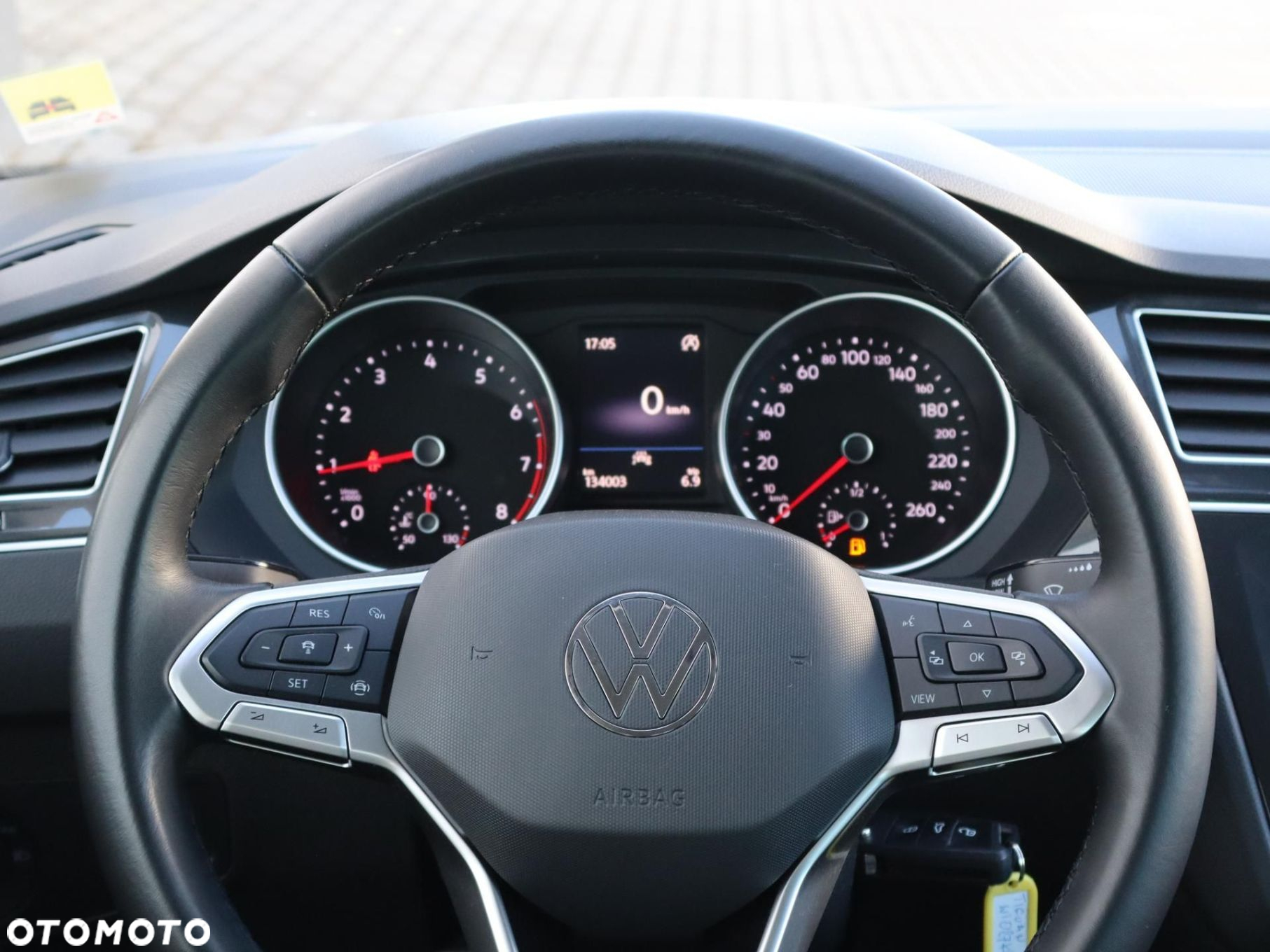 Volkswagen Tiguan - 10