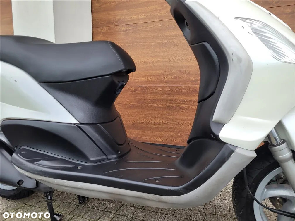 Piaggio FLY - 23