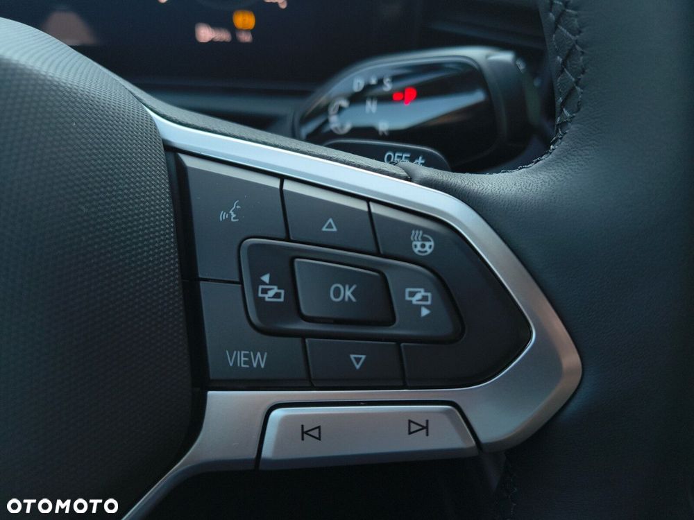 Volkswagen T-Roc 1.5 eTSI Life DSG - 28
