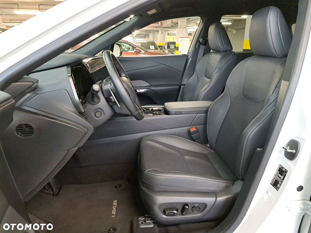 Lexus RX 450h+ Prestige - 33