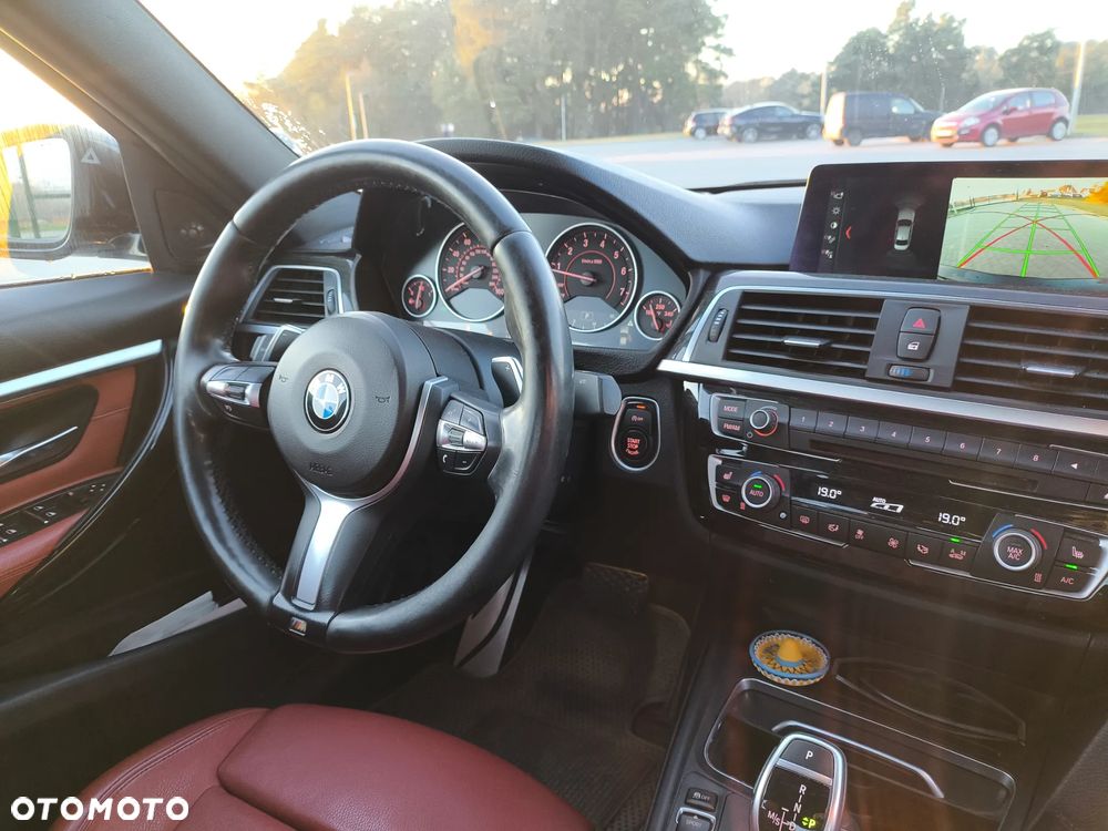 BMW Seria 3 330i xDrive Edition M Sport Shadow - 25