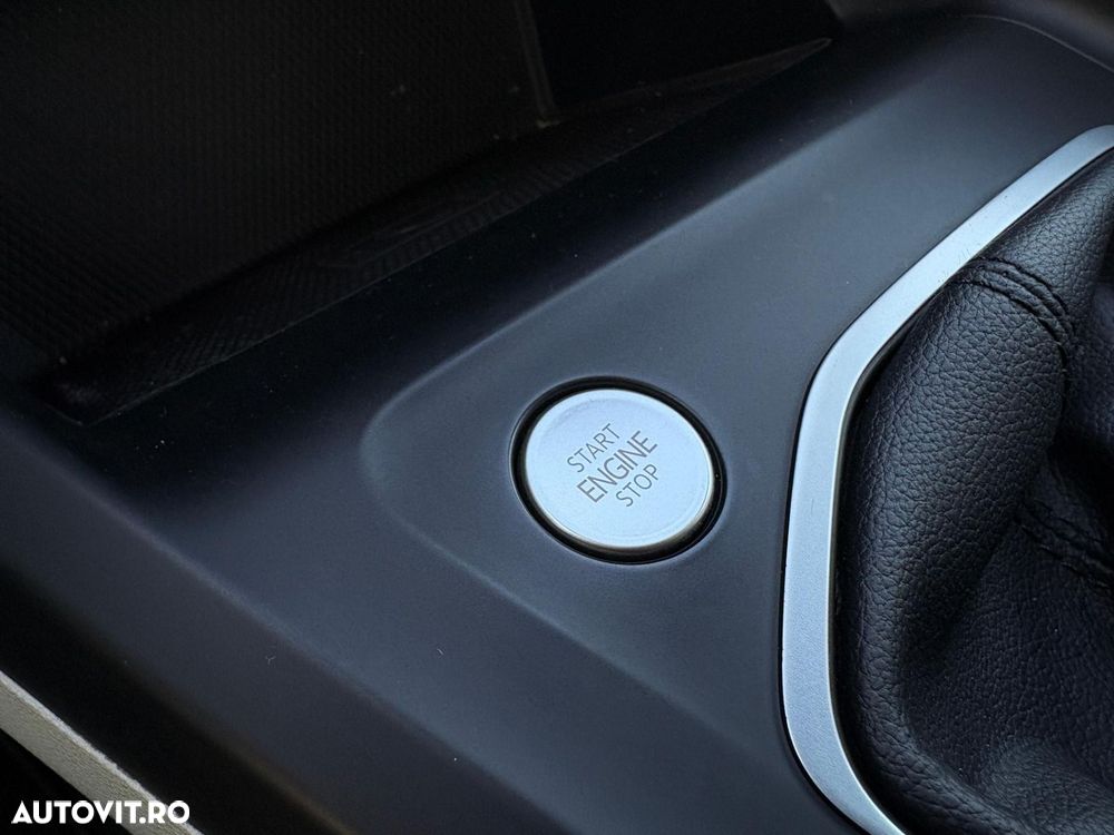 Volkswagen Golf - 25