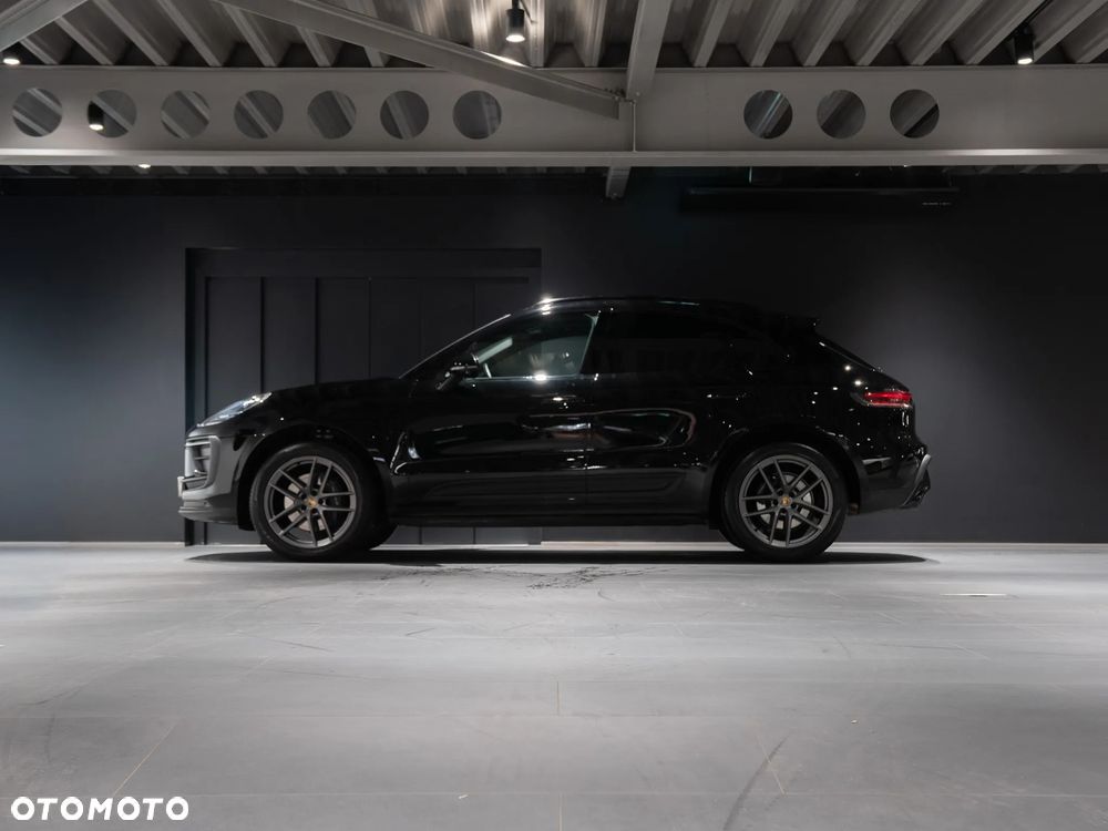 Porsche Macan Standard - 2