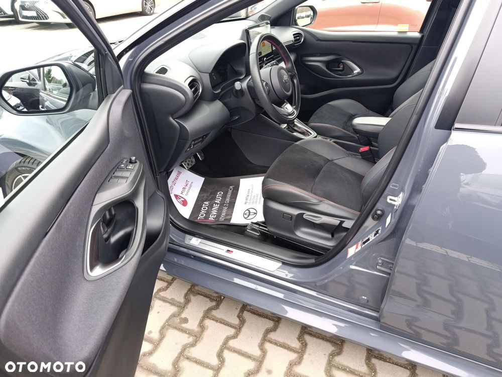 Toyota Yaris Hybrid 1.5 GR Sport - 24