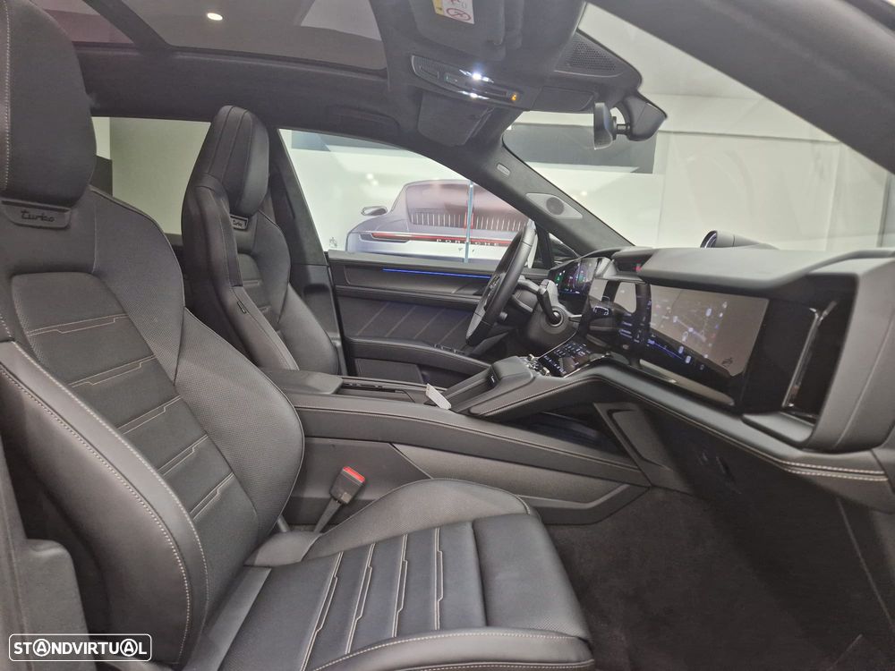 Porsche Cayenne Electric Turbo - 31