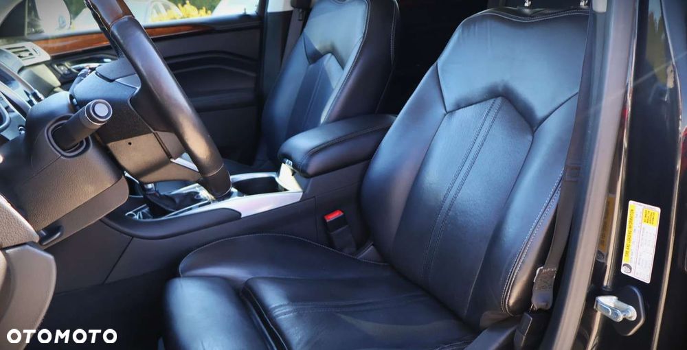 Cadillac SRX - 14