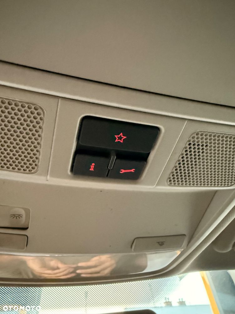 Volkswagen Passat - 11