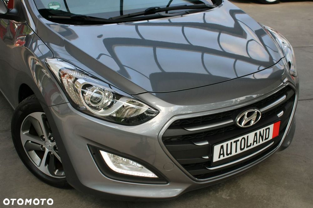 Hyundai i30 blue 1.4 Passion - 16