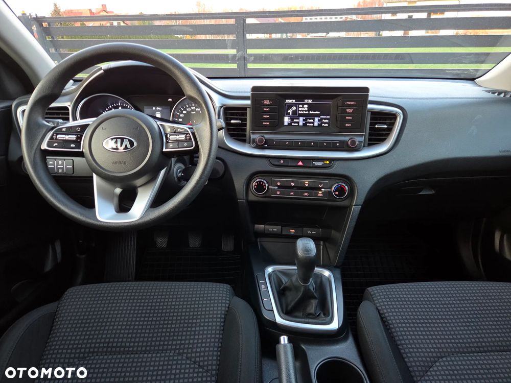 Kia Ceed 1.5 T-GDI S - 10