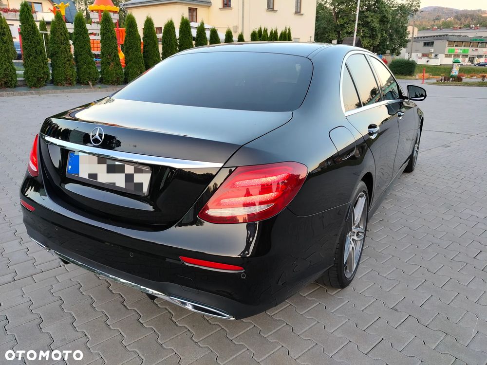 Mercedes-Benz Klasa E 220 d 4-Matic Business Edition 9G-TRONIC - 32