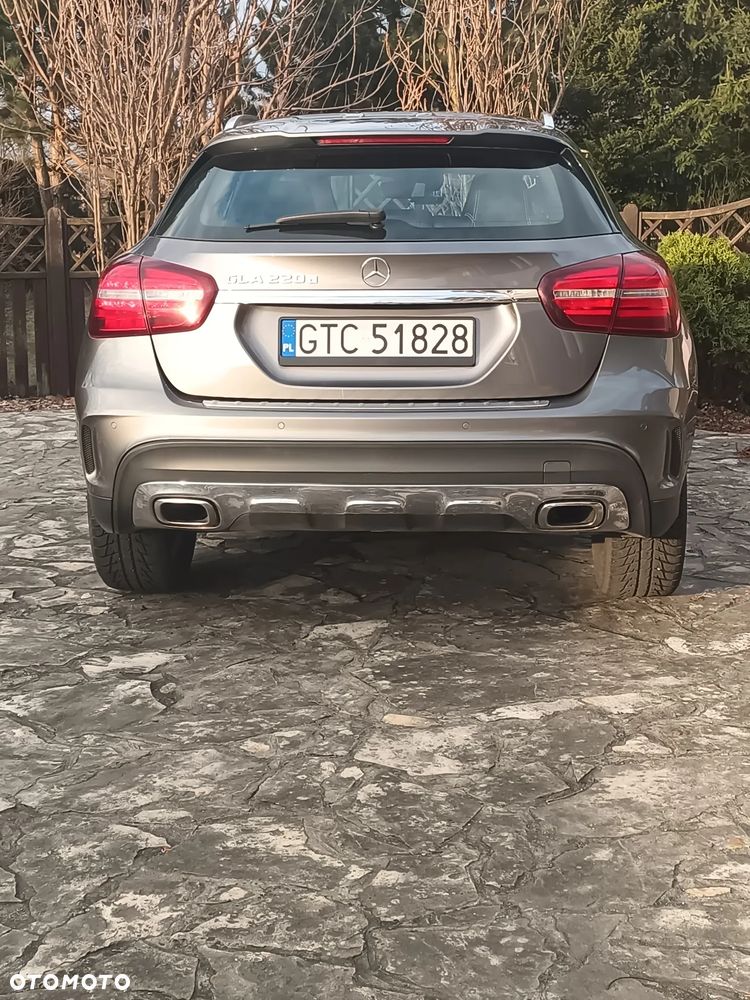 Mercedes-Benz GLA 220 d 7G-DCT UrbanStyle Edition - 7