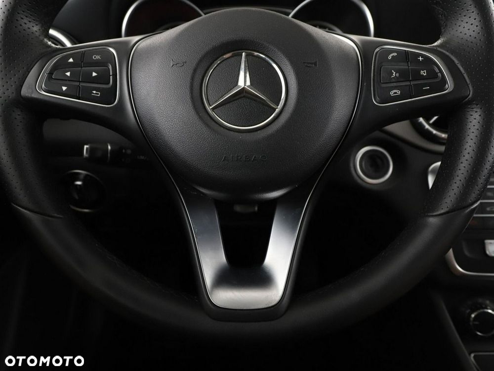Mercedes-Benz CLA 180 Urban - 22