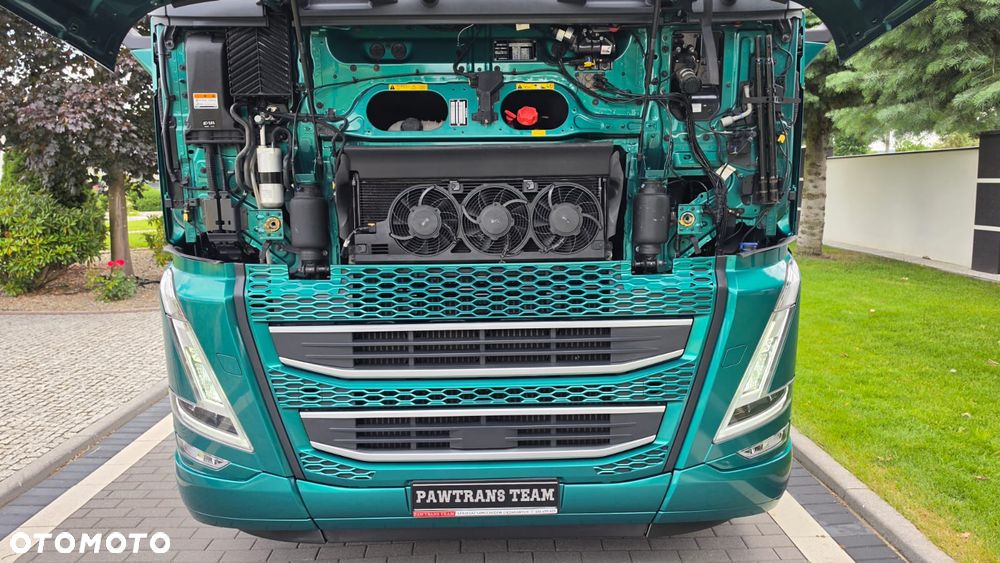 Volvo ///FH500///2023///GLOBETROTTER/// XXL///HYDRAULIKA///FULL LED///VIRTUAL COCPIT///ALUFELGI///KLIMATYZACJA POSTOJOWA///NAWIGACJA///TV///WAGA/// KAMERA///STAN BARDZO DOBRY - 23