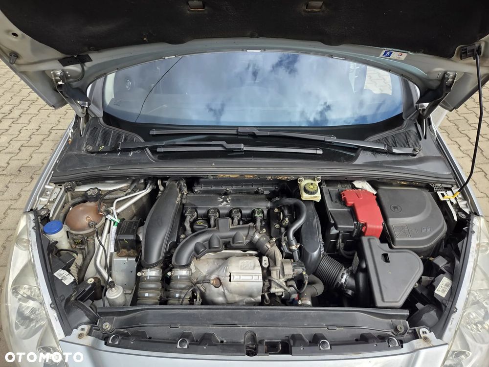 Peugeot 308 1.6 Premium - 4