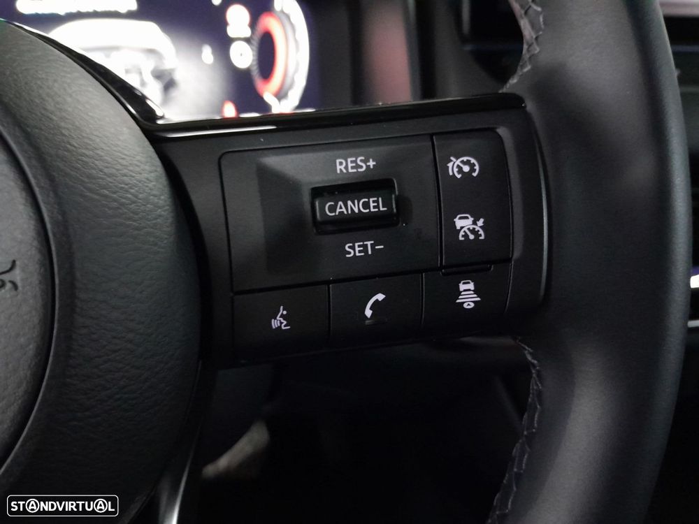 Nissan Qashqai 1.3 DIG-T N-Connecta LED - 10