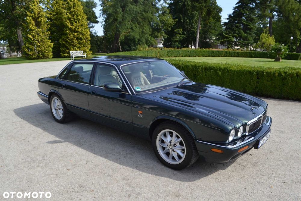 Jaguar XJ - 4