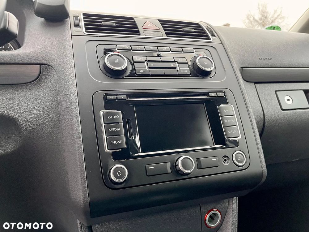 Volkswagen Touran 2.0 TDI DSG Highline - 35