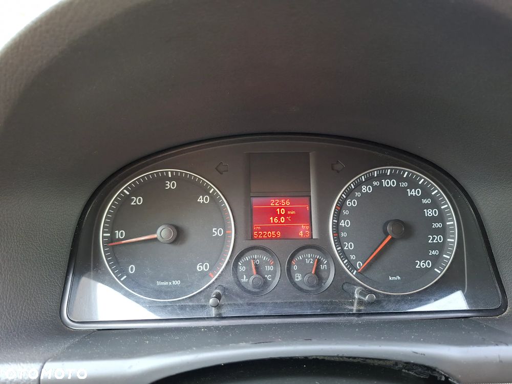 Volkswagen Touran - 14